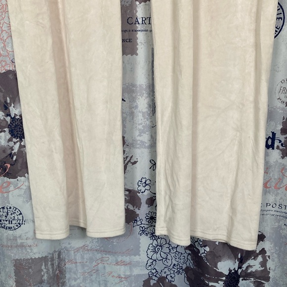 Juicy Couture Cream Velour Lounge Set - Picture 6 of 9